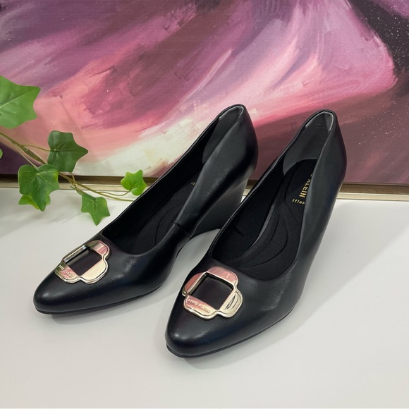 ANN KLEIN Sarina Pointed Toe Wedge Pump In Black Smooth Size 8.5 - Picture 5 of 14
